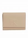 PORTAFOGLIO SCULPTED MEDIUM CALVIN KELIN JEANS DONNA BEIGE