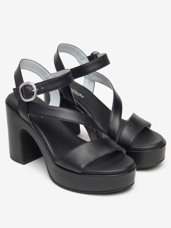 SANDALO IN PELLE NERO GIARDINI DONNA NERO