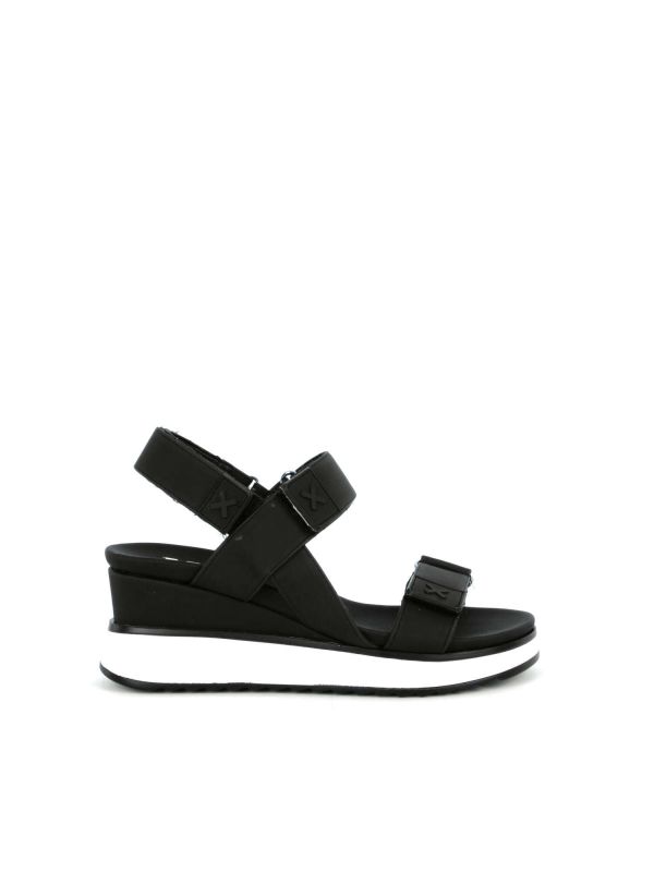 SANDALO CON ZEPPA XTI DONNA NERO